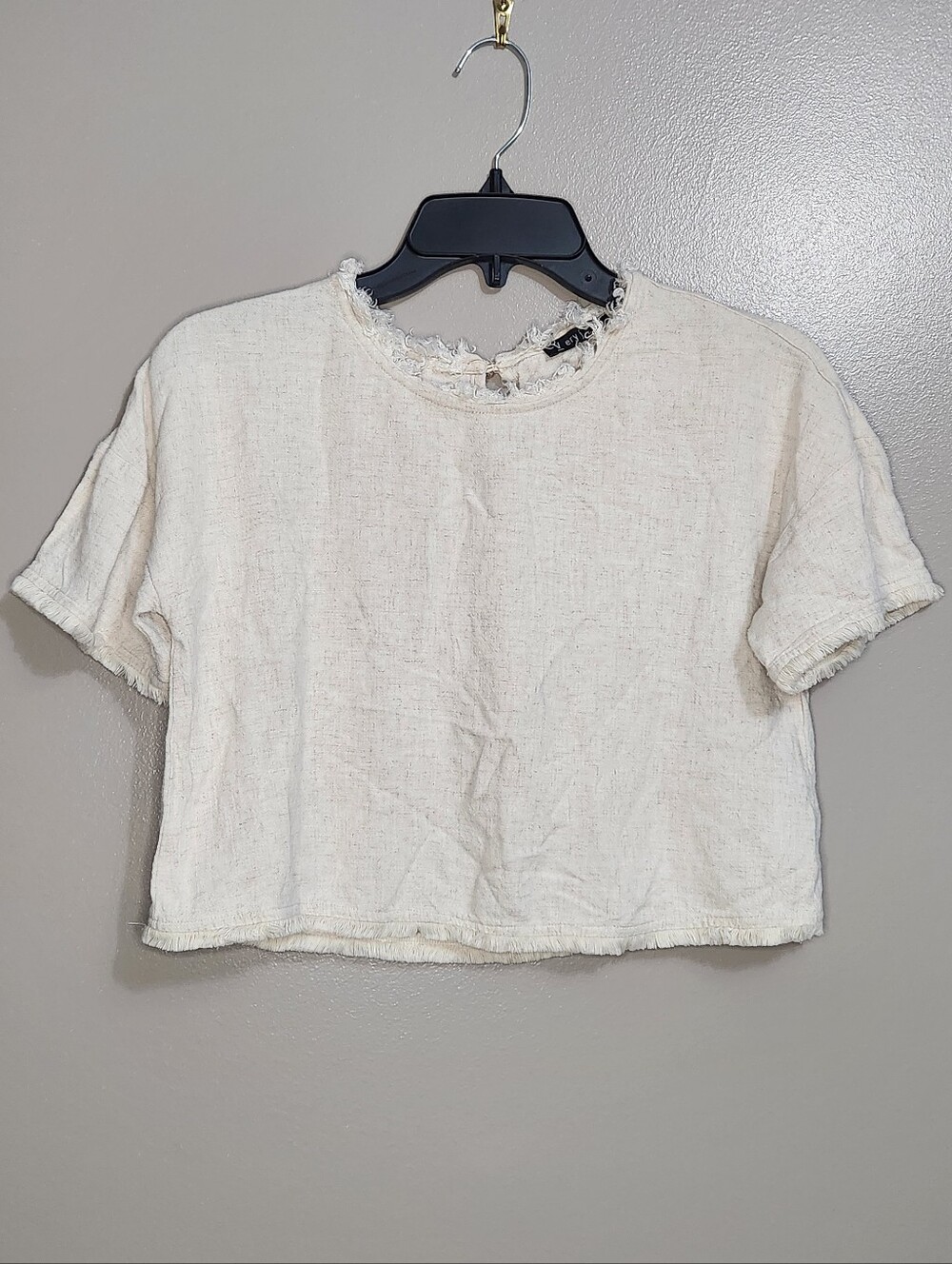 V ery J Frayed Edge Short Sleeve Cream Crop Top Size S